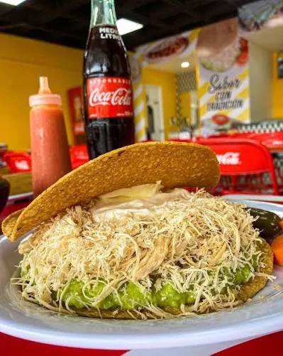 Tostada estilo Siberia de Taquería La Esperanza